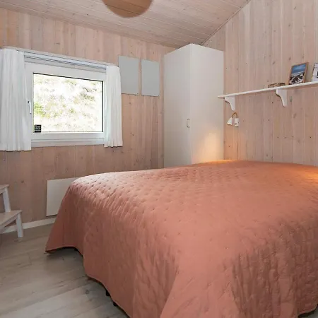 Three-bedroom Holiday In Henne 2 度假居 亨讷斯特兰德