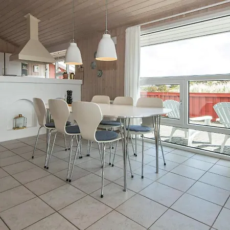 Three-bedroom Holiday In Henne 2 度假居 *